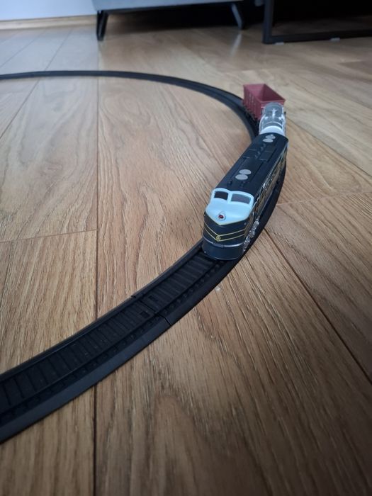 Pociag elektrycznie zasilany