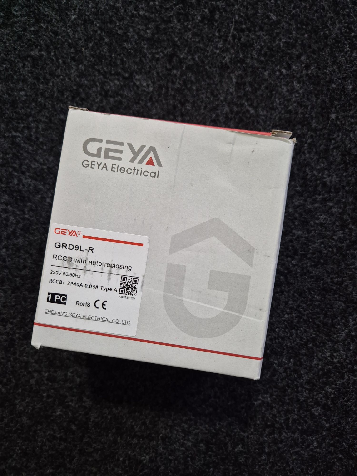 Disjuntor Diferencial Residual (DDR) com Rearme Automático da marca GE