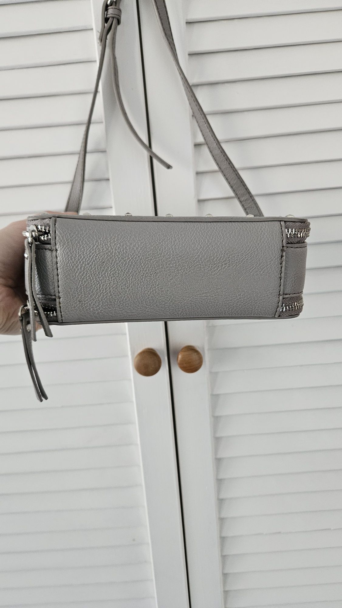 Szara torebka Nine West na pasku