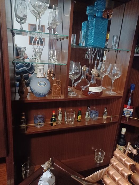 Móvel bar de canto mogno - FAÇA A SUA OFERTA