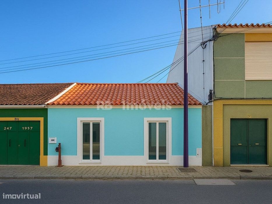 Moradia T3 c/ Jardim - Totalmente Remodelada, no Pego, em Abrantes