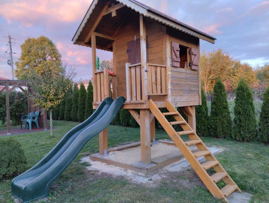 Domek drewniany dla dzieci