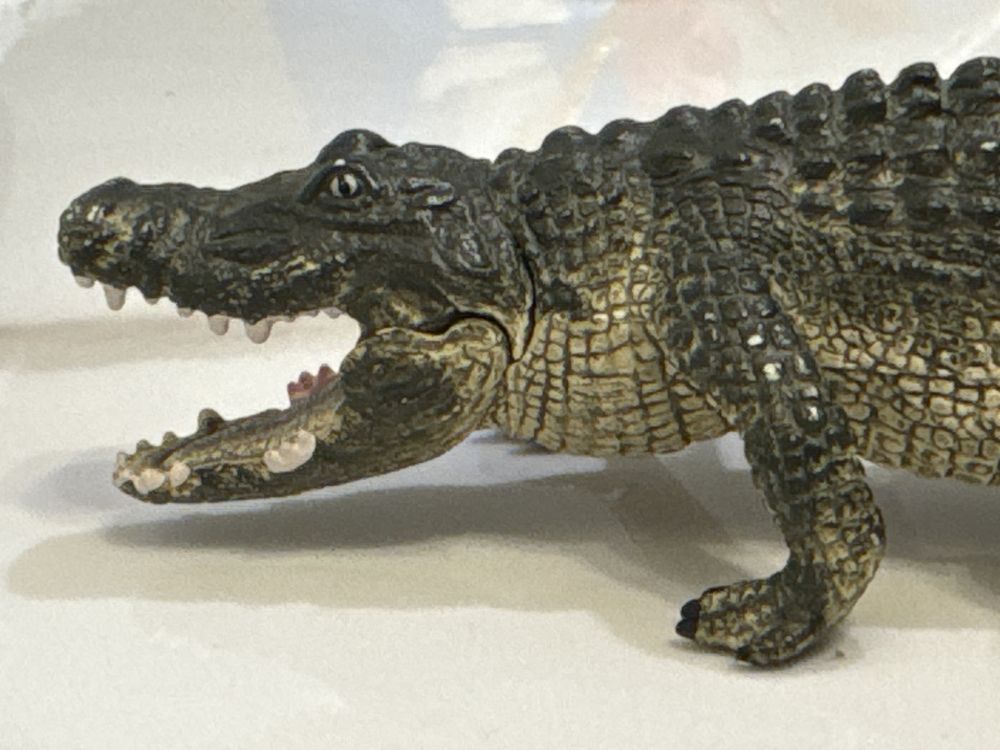 Schleich - Aligator, Samiec z otwieranym pyskiem, ręcznie malowany