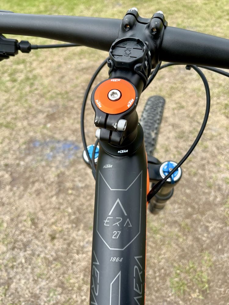 Bicicleta KTM em Carbono para BTT