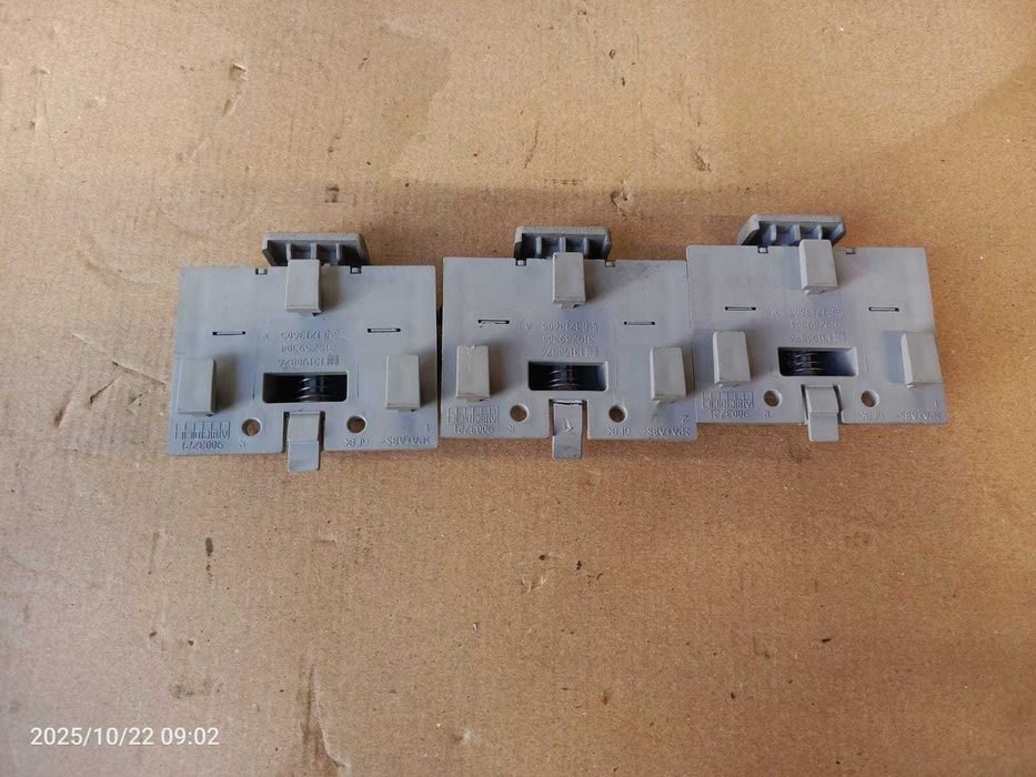 zamki do schowków w podsufitkę opel zafira b
