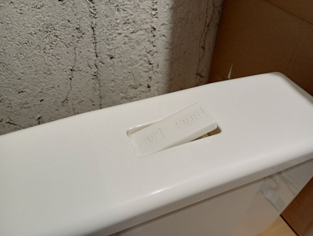 Spłuczka WC bardzo ładny stan tanio.