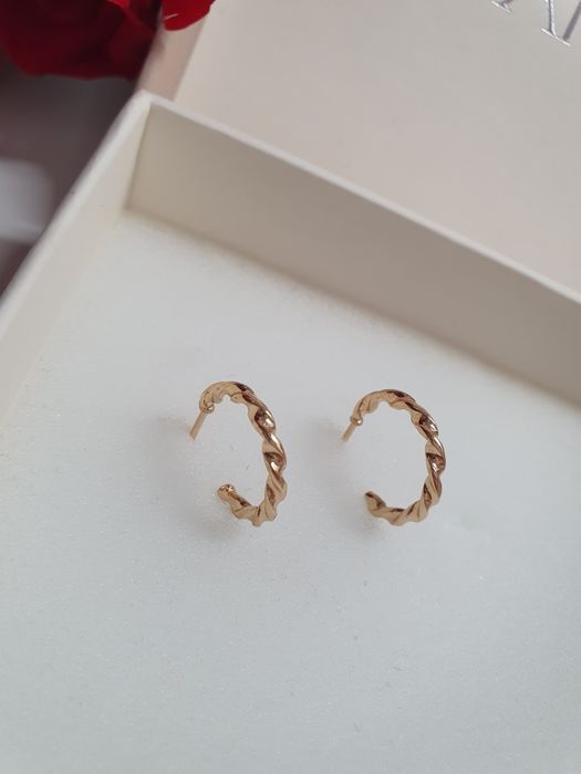 Kobiecie zmysłowe złote kolczyki kółka łańcuszek