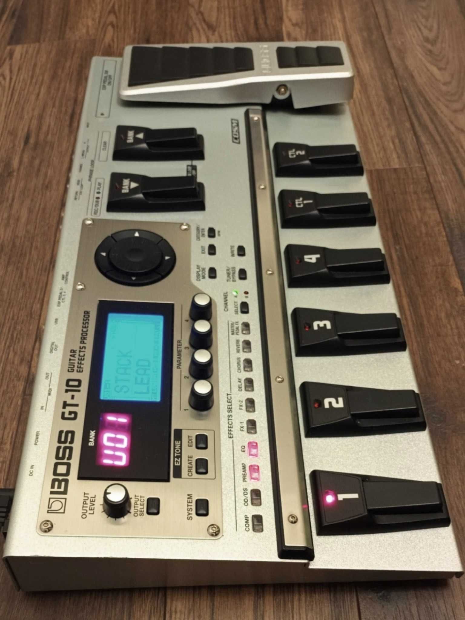 Multiefekt BOSS GT10 guitar FX processor