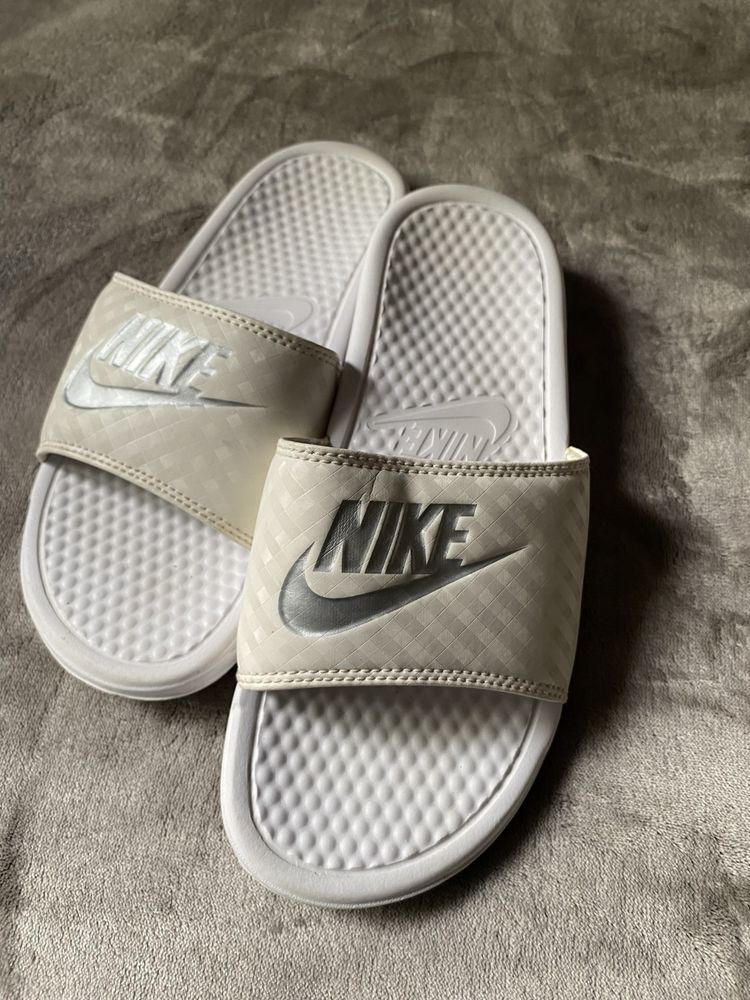 Тапочки  сланцы nike benassi jdi white