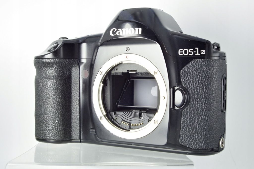 Pro lustrzanka analogowa Canon EOS 1n