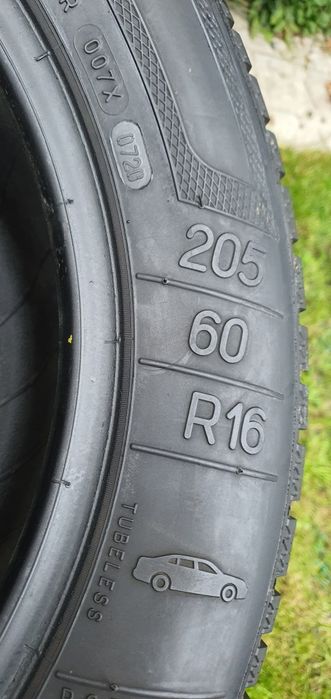 Продам комплект зимових шин 205 /60 R16 Kleber