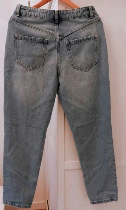 Jeansy Reserved straight z wysokim stanem. M 38