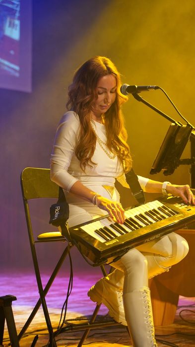 Wokalistka + profesjonalny DJ!  Dzwoń już dziś i zarezerwuj termin!