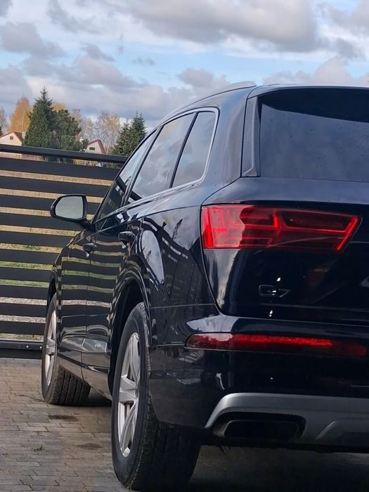 Audi Q7 Stan bardzo dobry, mały przebieg. Cena do uzgodnienia.