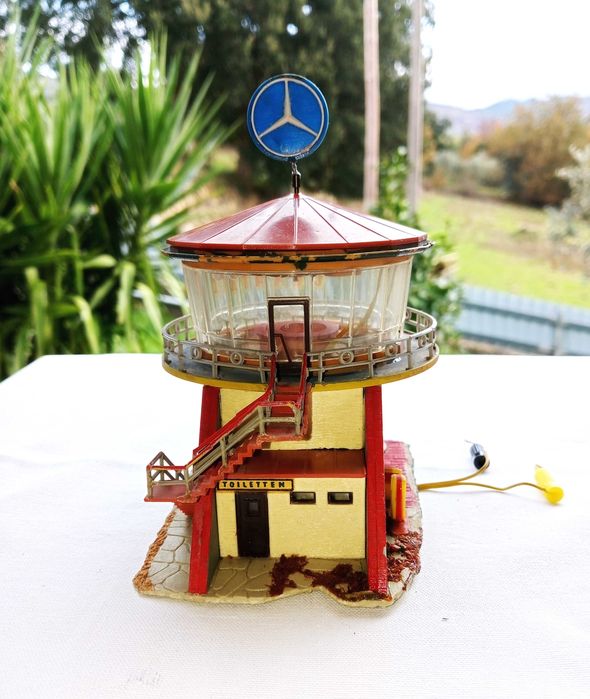 FALLER B-215, Estação de serviço e café