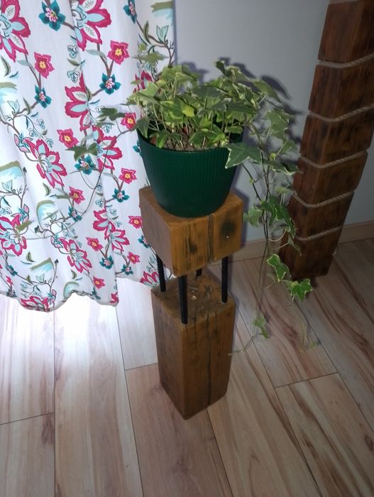 Kwietnik/półka z drewna