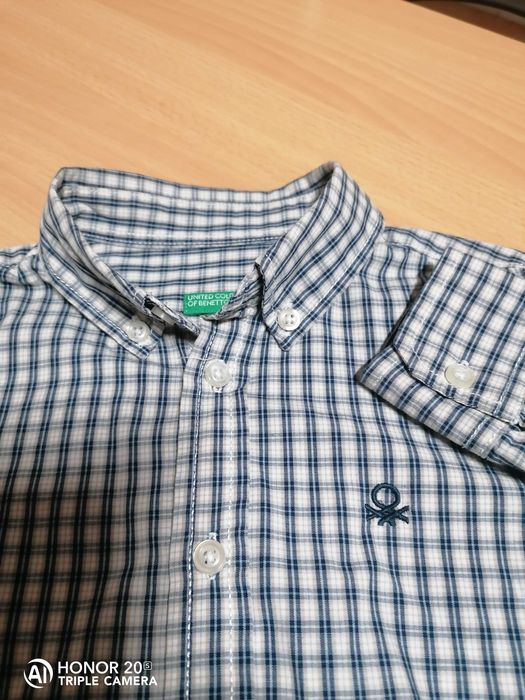 Conjunto de 4 camisas Benetton e Zara. Em óptimo estado.