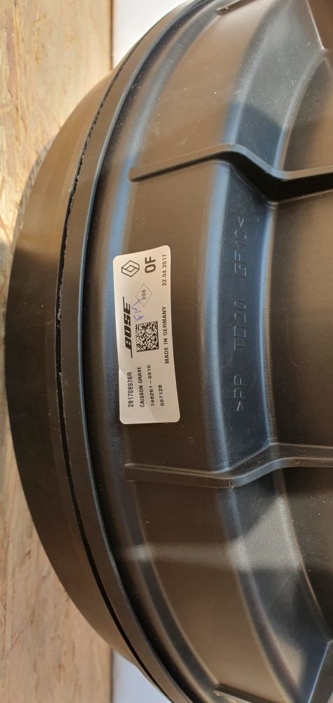 Captur  subwoofer "Bose"