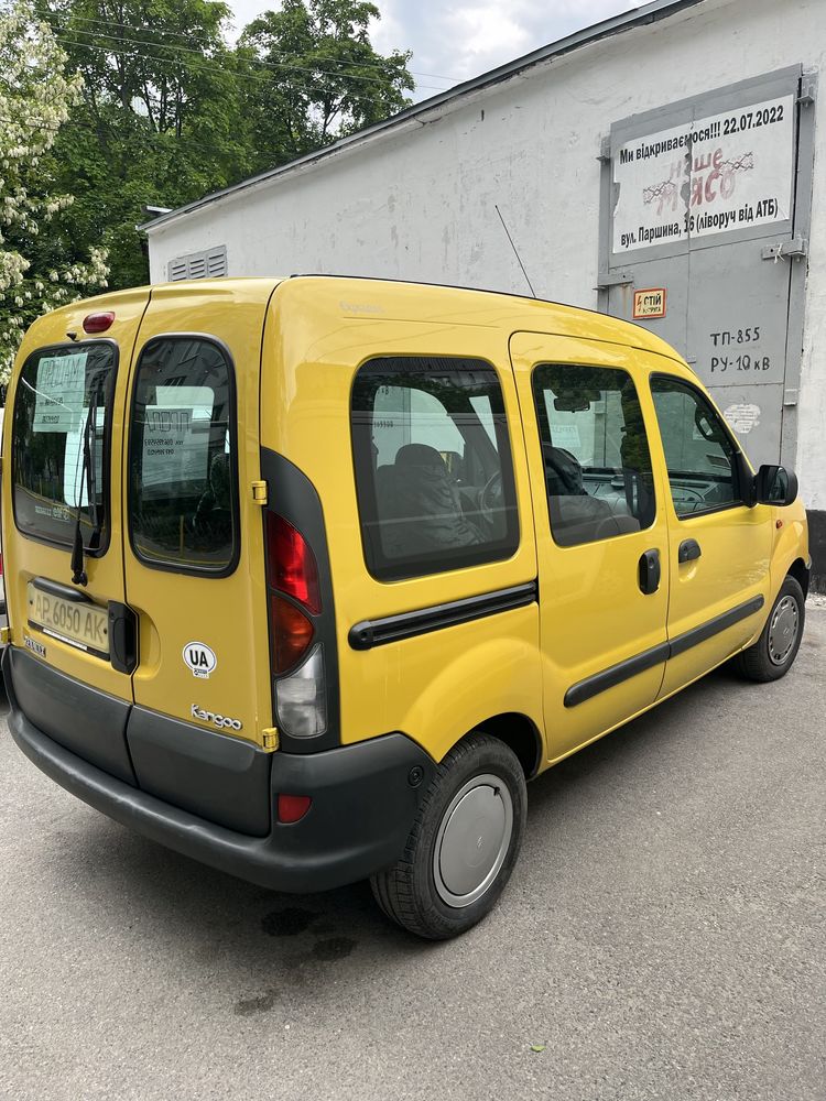 Renault Kangoo в отличном состоянии. Полностью обслужена