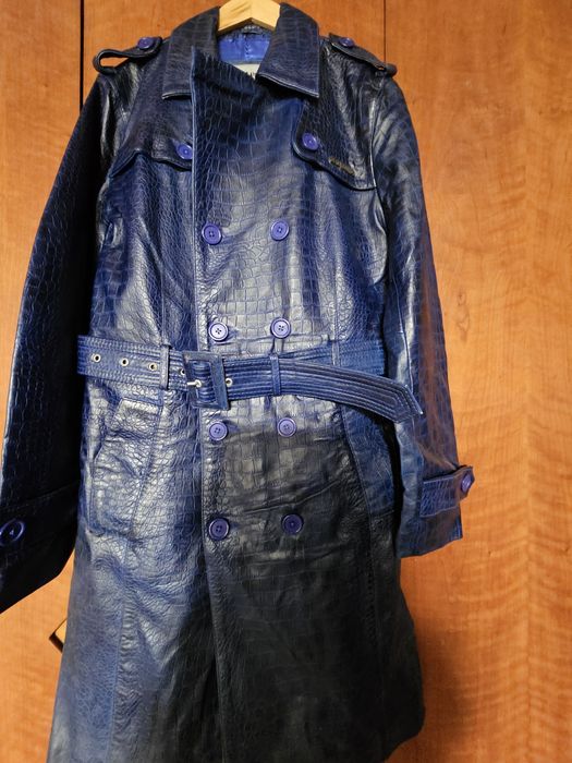 Trench coat em pele genuina