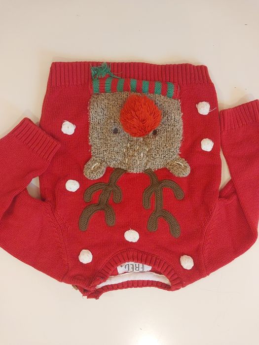 Świąteczny sweterek bawełniany z reniferkiem