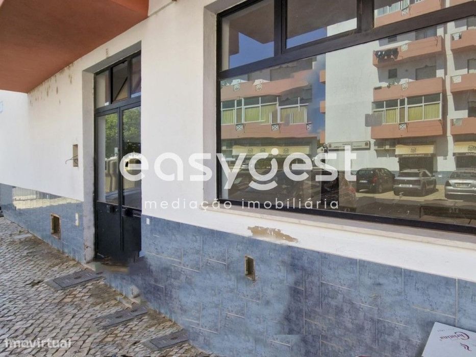 Loja com 60m2 em Olhão