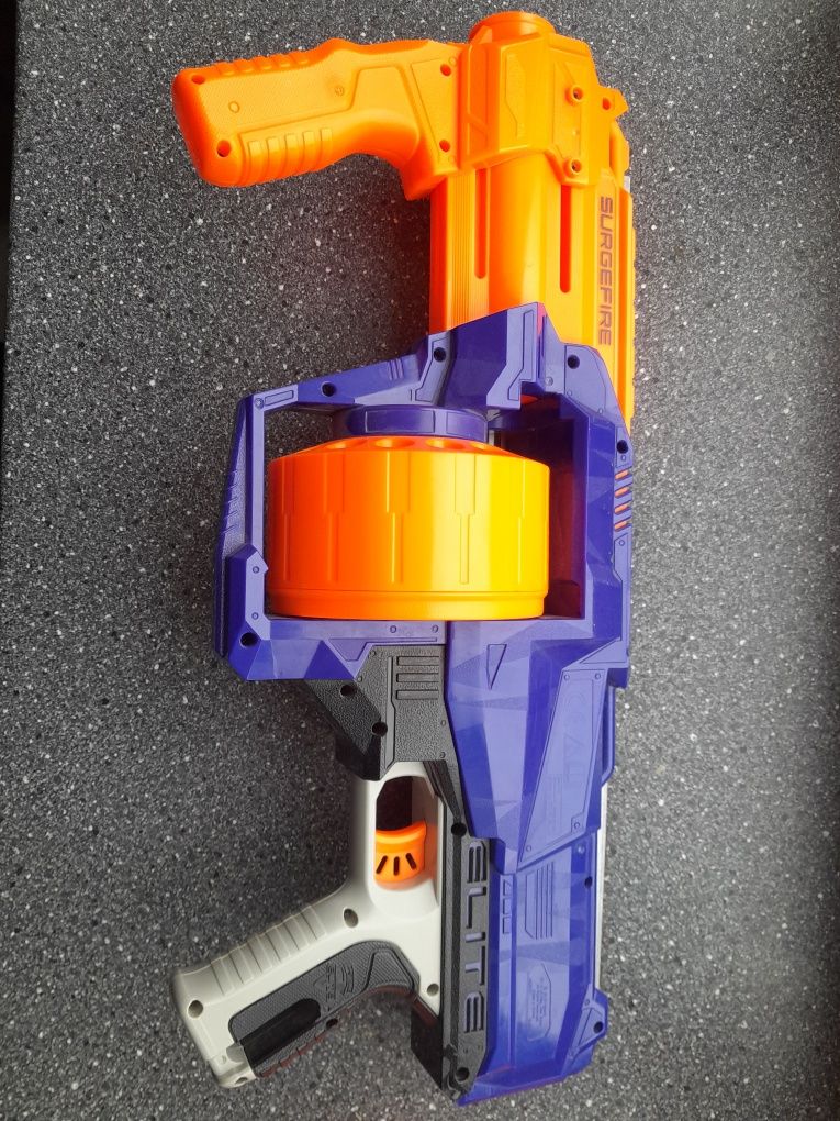 Nerf  іграшки   продається тільки  комплект