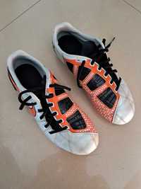 Chuteiras Nike T90 usadas