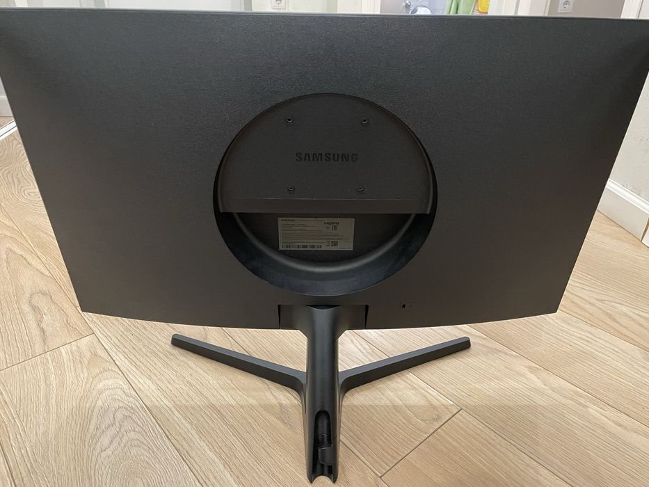 Монитор 4К 60Гц Samsung LU28R550