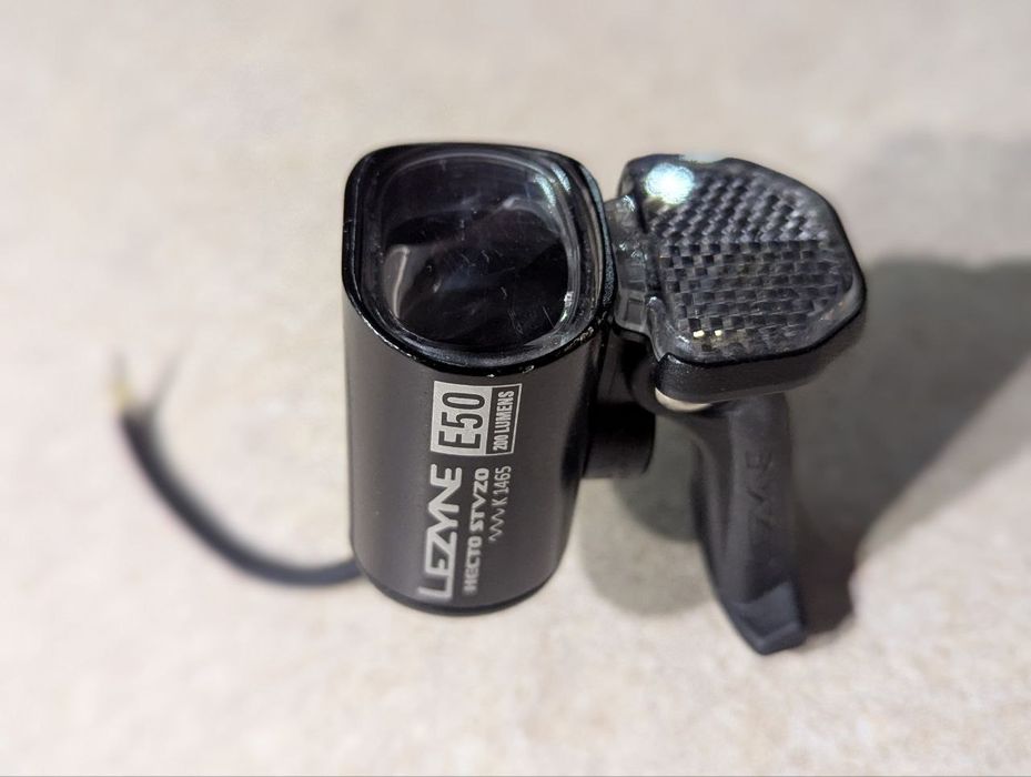 Велофара Lezyne Hecto STVZO 50 200lm для динамо або електровела,кабель