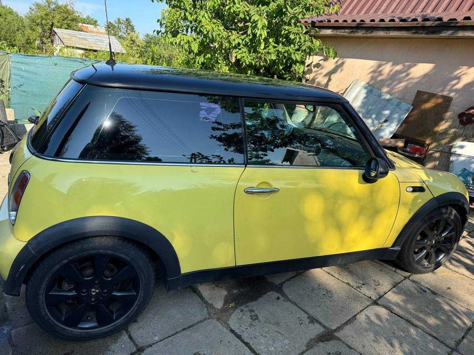 Mini Cooper 2002 • 1.6 Benzyna  • Skóra • RunFlat