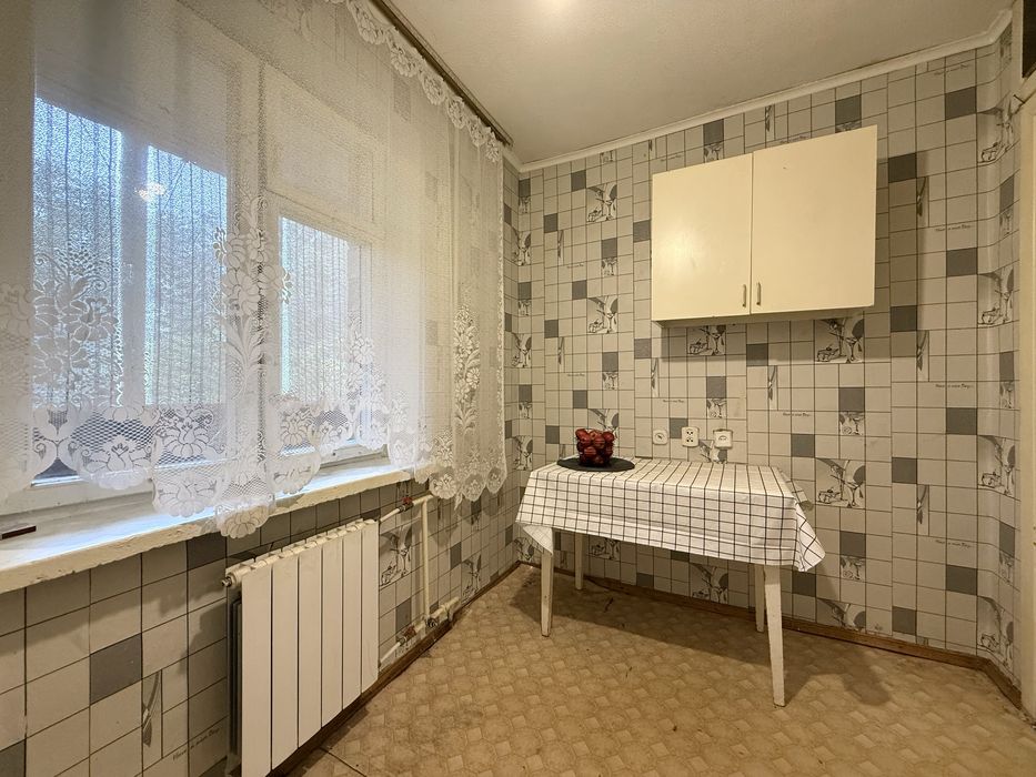 Продаж 1 кім квартири Лісний,Поповича Космонавта,18