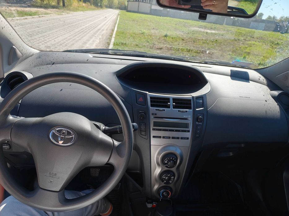 Toyota Yaris Mały przebieg Salon polska