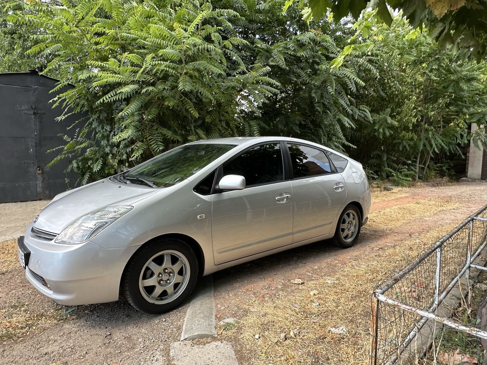 Продам toyota prius 20