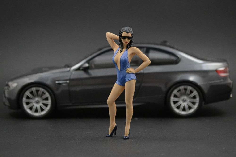 Dominica Posing Girl Figurka 1:18 Ford GT GT40 GT-Spirit