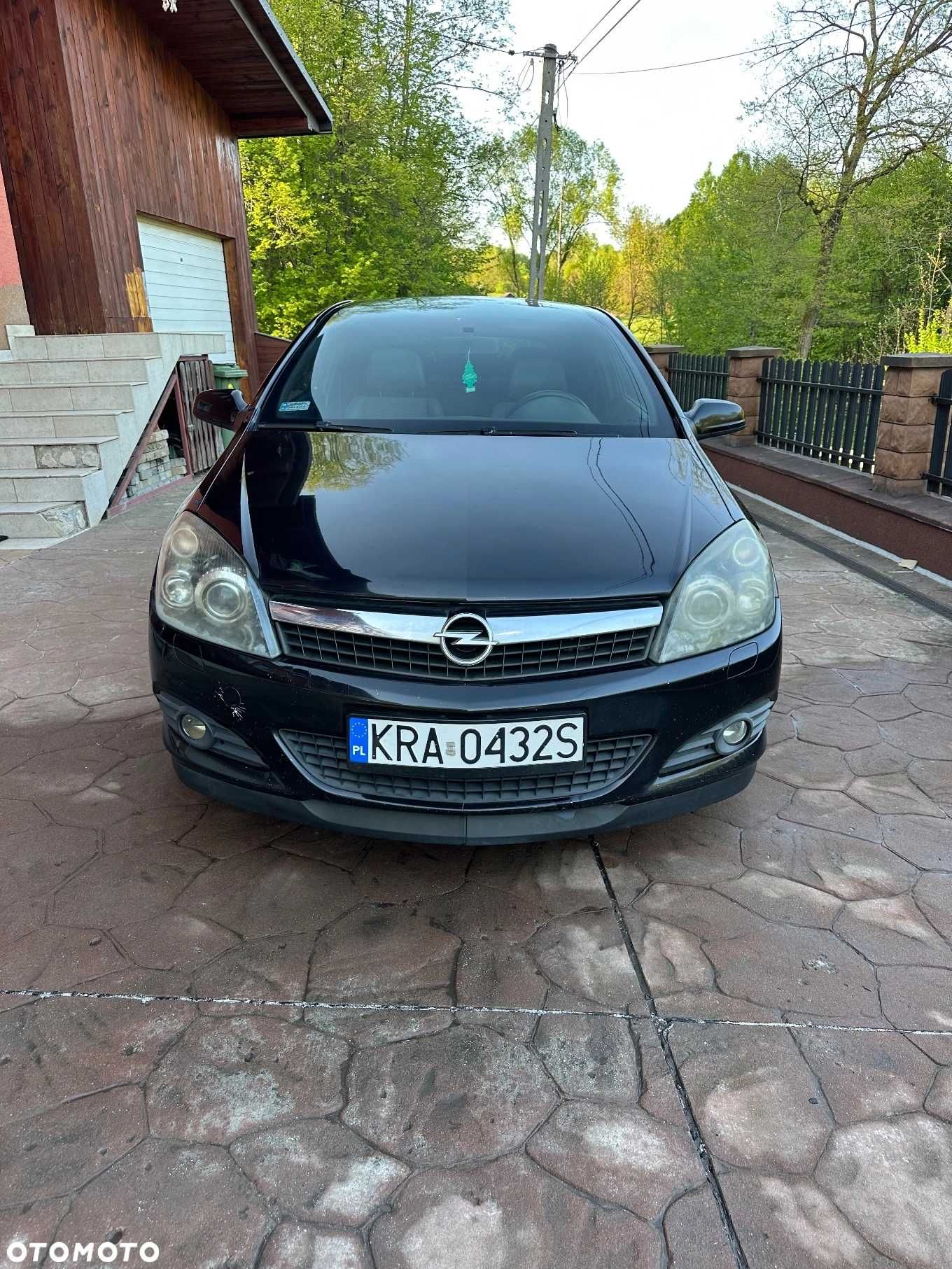 Opel Astra H GTC *panorama*