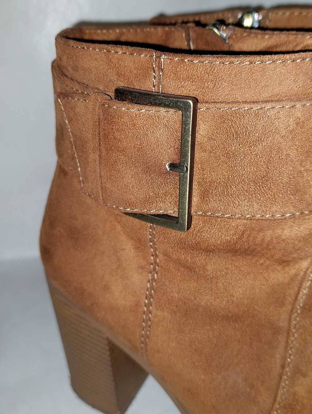 Botas Bershka nº38 Semi Novas