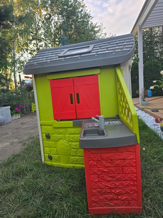 Domek dla dzieci do ogrodu Smoby kuchnia, ławeczka, płotek, dzwonek