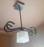 Lampa wewnętrzna z metalu z kloszem ze szkła