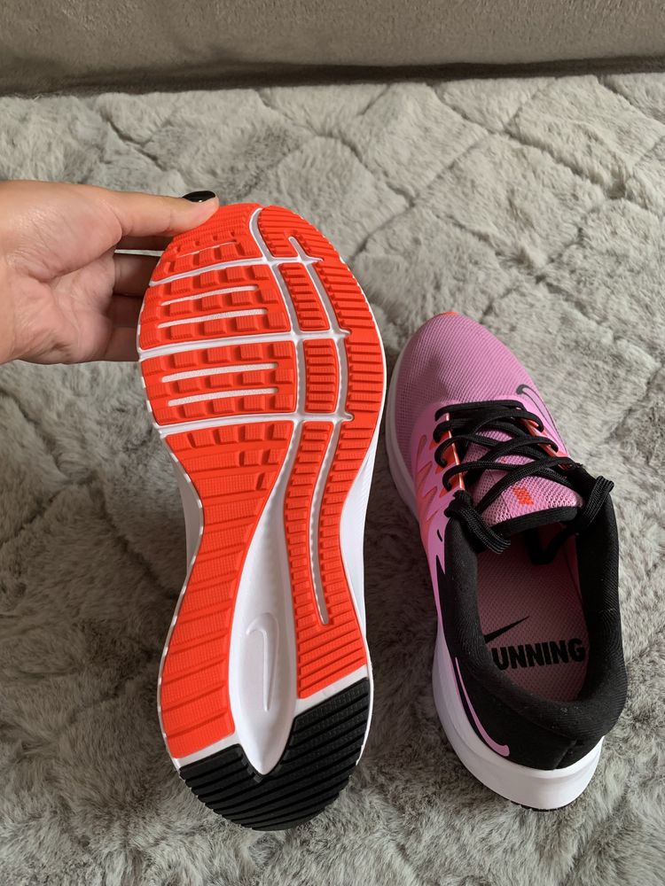Nike WMNS NIKE QUEST 3 Оригінал