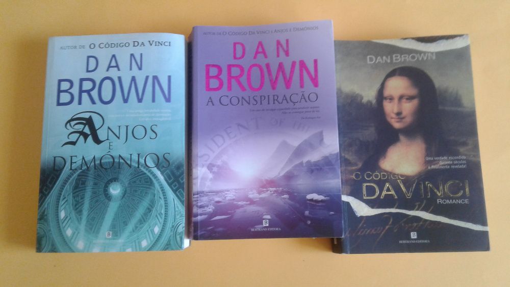 Livros de dan Brown e de Christopher Paolini