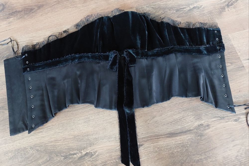 Gorset jedwab aksamit koronka Atelier ZIEŃ 36/38