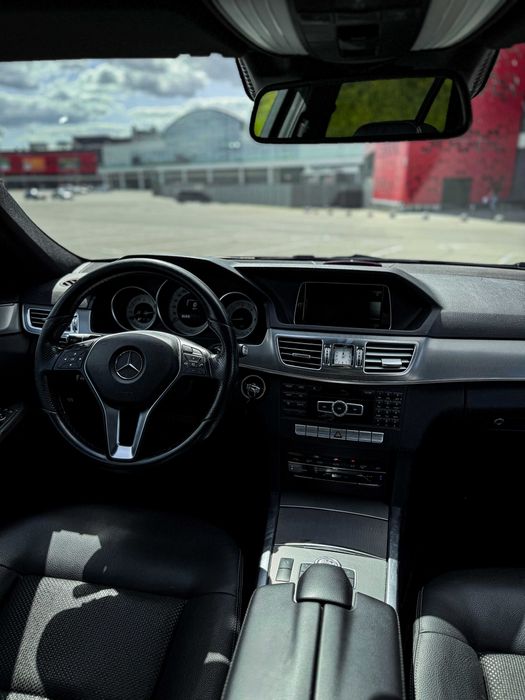 Оренда авто Mercedes-Benz E220d (2.2 дизель, бі-турбо) Аренда авто