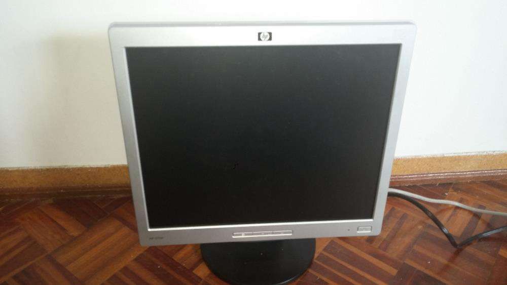 vendo monitor 17" HP