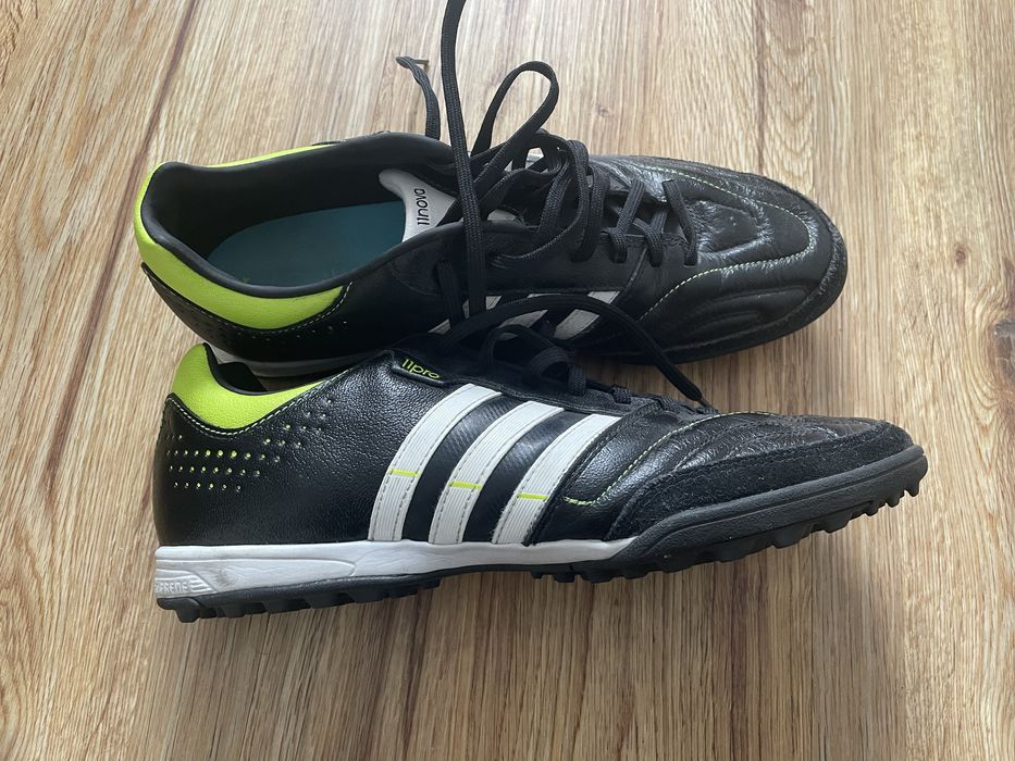 Адідас 11nova Adizero