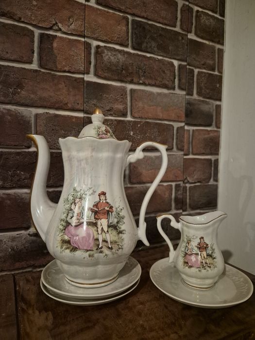 Stara porcelana dzbanek mlecznik