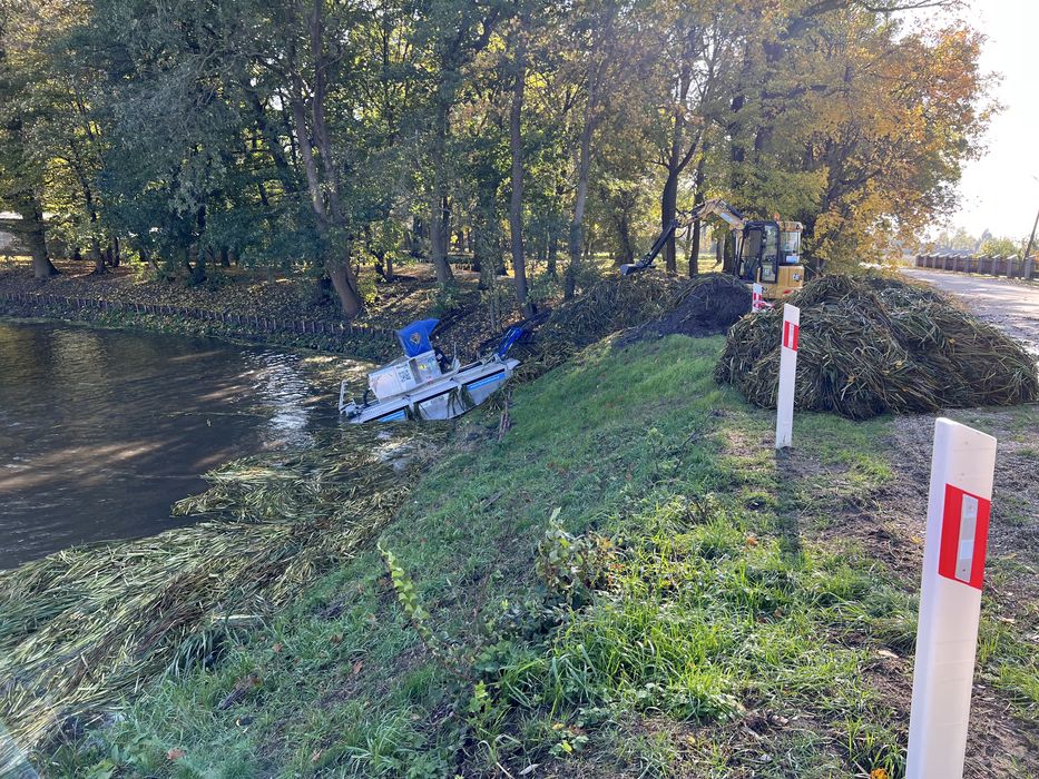 Koszenie trzciny odmulanie wykaszanie oczyszczanie zbiorników wodnych
