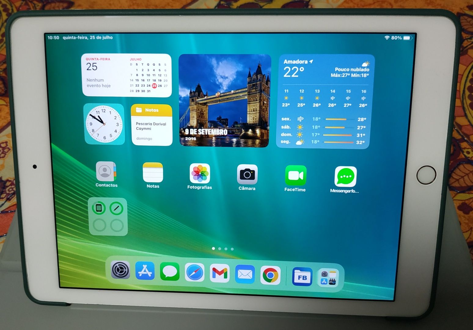 Apple iPad Pro 9.7” Wi-Fi 32GB com capa smart