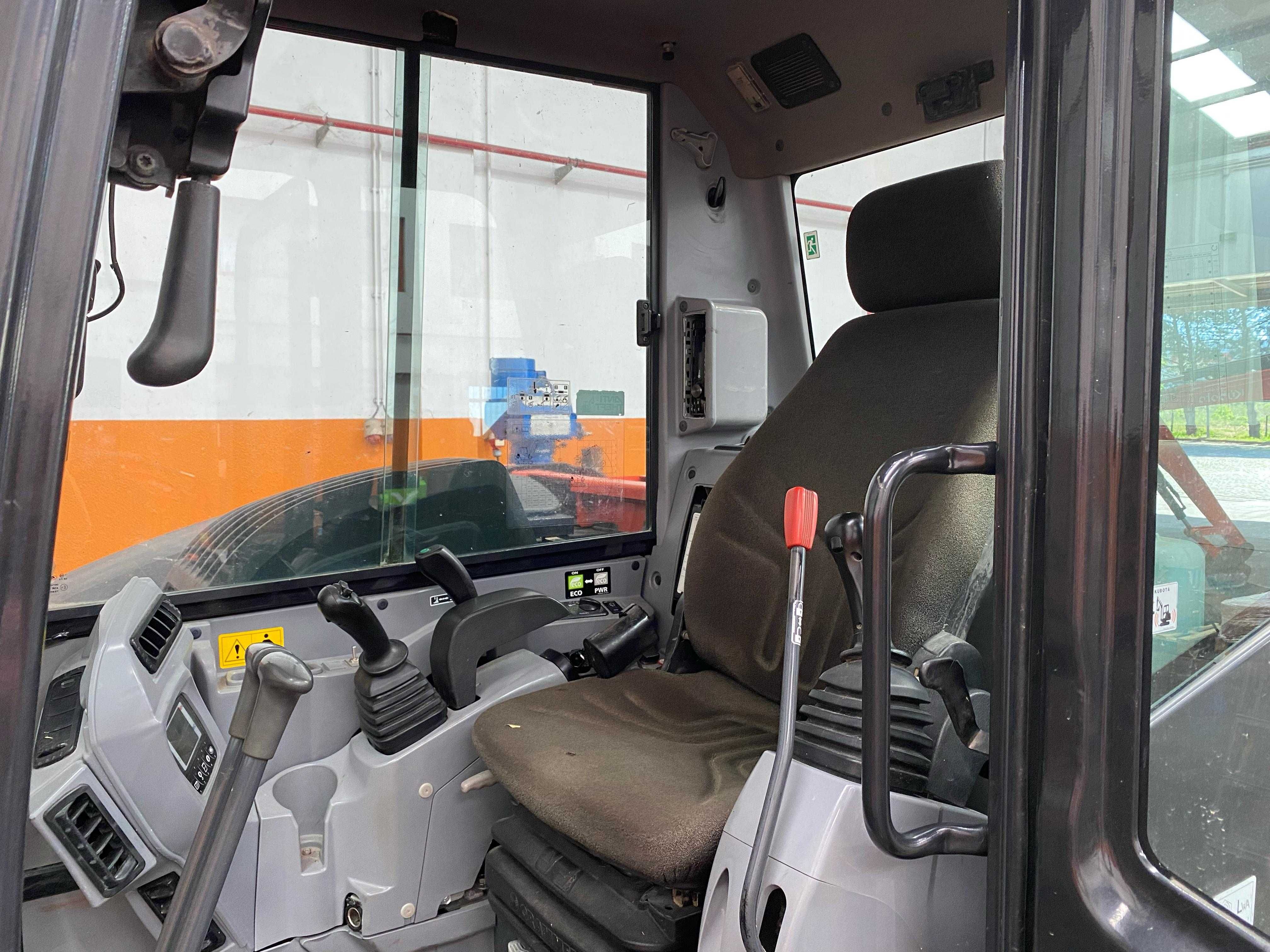 Mini Escavadora Kubota KX080-4