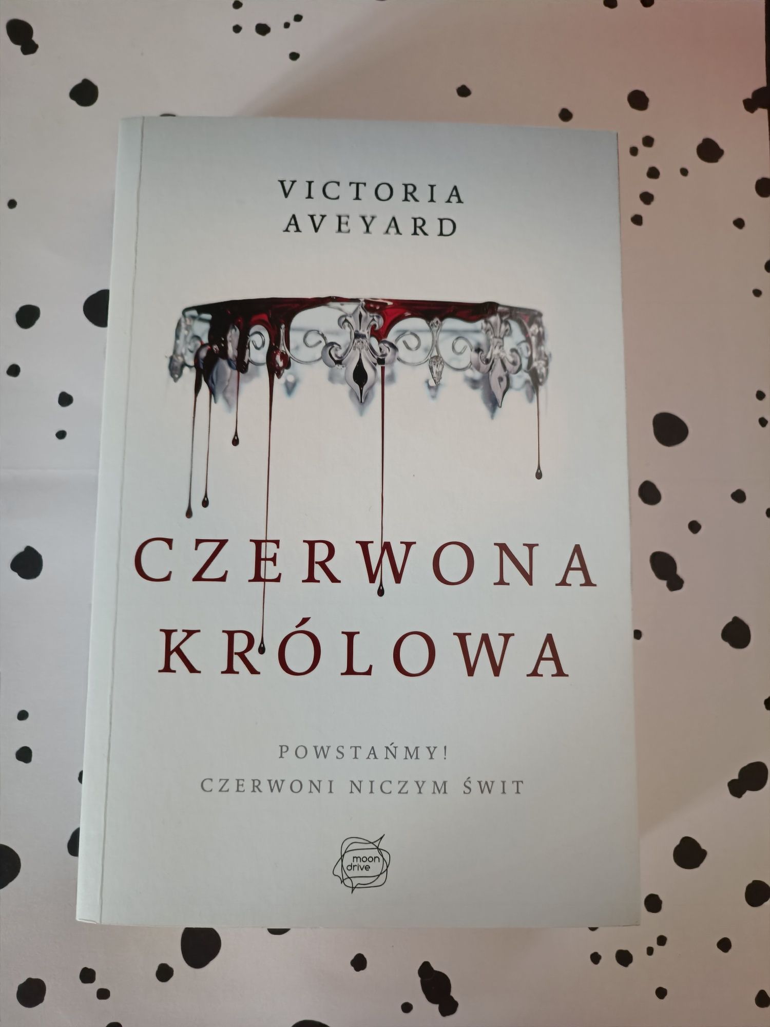 Czerwona królowa - Victoria Aveyard